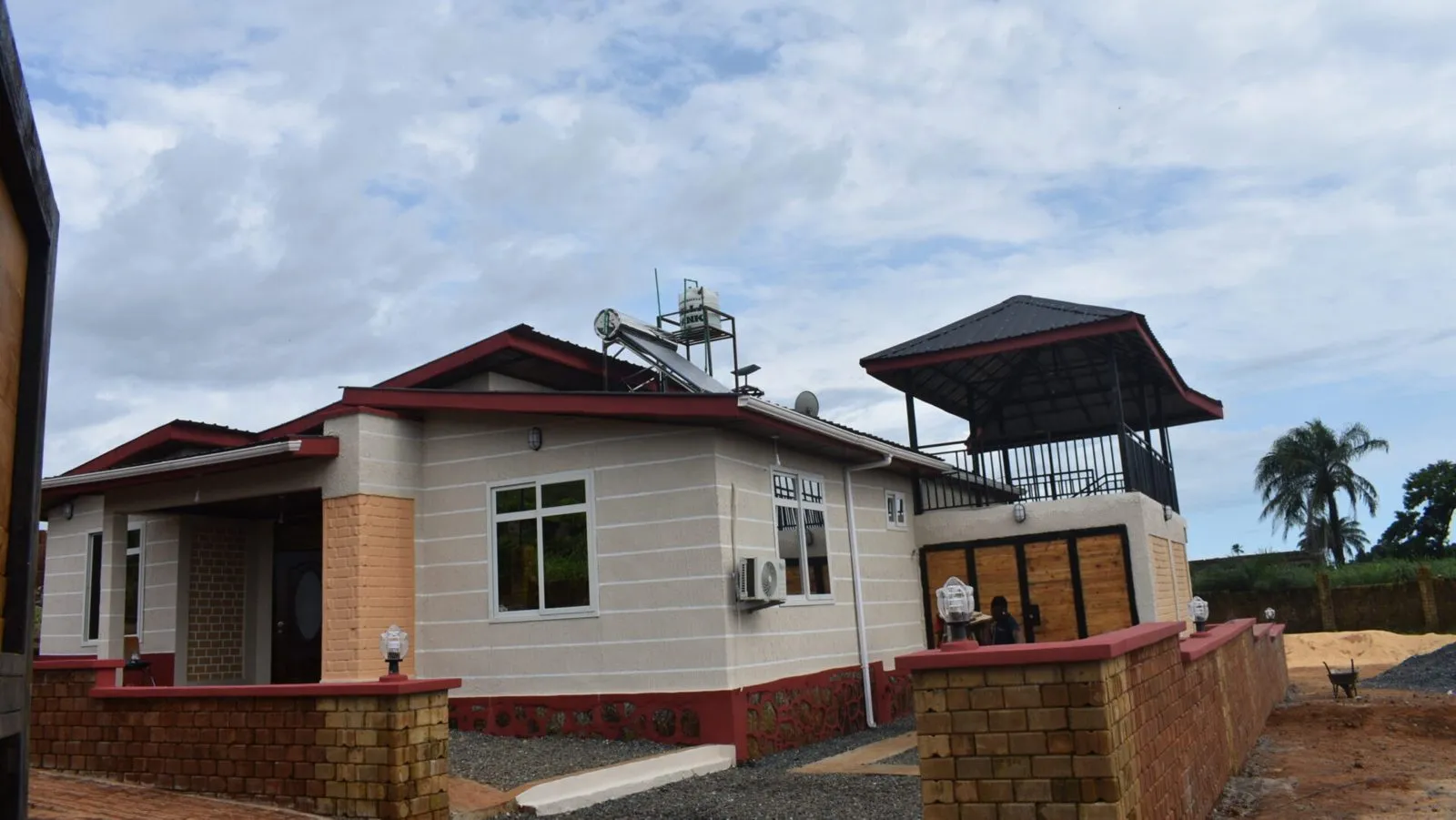 Building 3 - Eco-1000 Front and side view